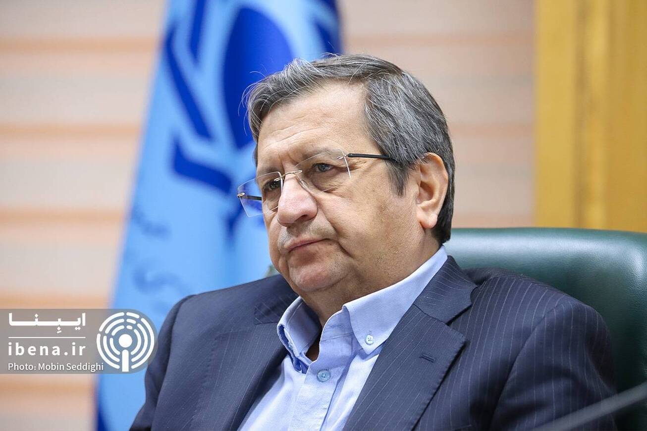 همتی: هیچ الزامی برای خرید نهاده‌های کشاورزی از آمریکا نداریم